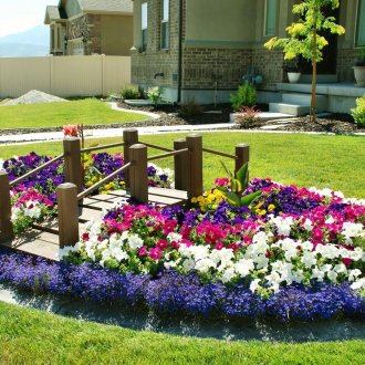 Предна градина