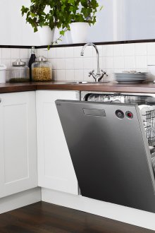 Mesin basuh pinggan mangkuk separa bersepadu