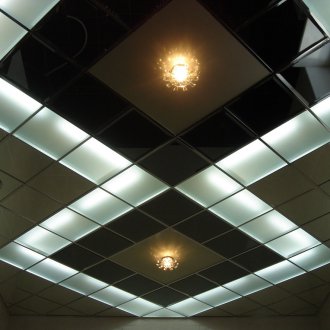 Двойна врата със стъкло