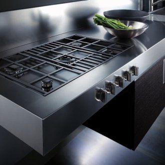 Аркирана врата от масивно дърво