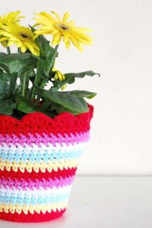 Knitted clock in the nursery