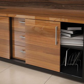 Лакирани мебели