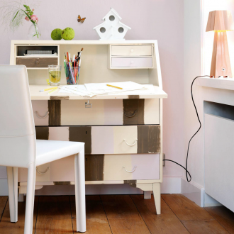 Малина цвят в интериора на трапезарията