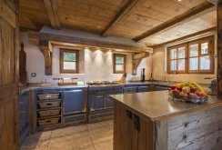 Chalet style kitchen