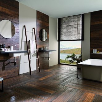 Кухнята под тъмното дърво без дръжки