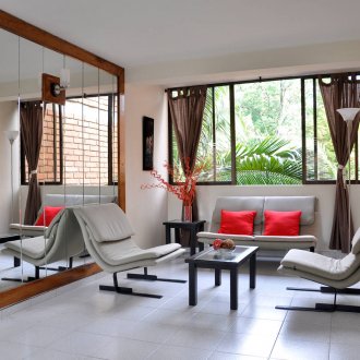 Скрита врата с панел