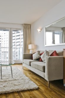 Модерно метално стълбище