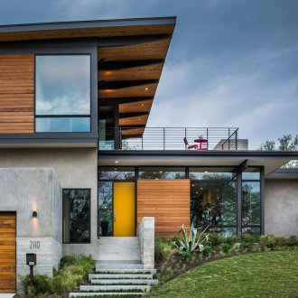 Закачалка за стена в коридора