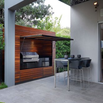 Стълбище с платформа