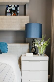 Рафтове над леглото