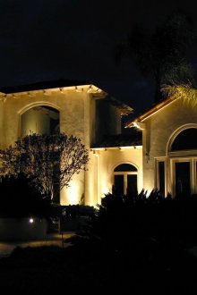 Дебела фасадна декорация