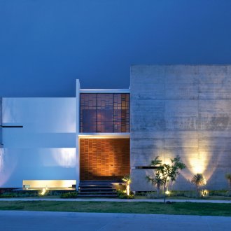 Стенно осветление с насочени светлини