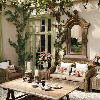 Provence-style soap dish for a bathroom