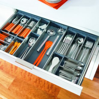 Тава за прибори