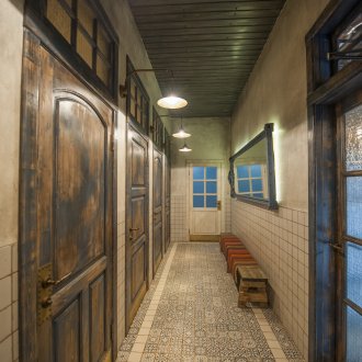 Таванско помещение за врати