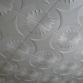 Вълнен килим с геометричен модел