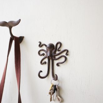 Бяло легло в морски стил