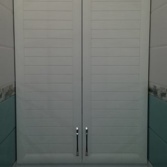 Тоалетни врати