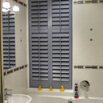 Комуникационни щори в банята