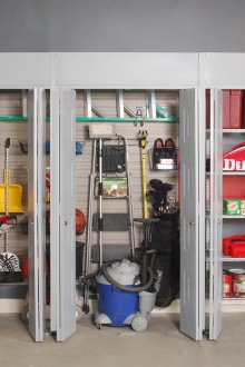 Гаражни стелажи