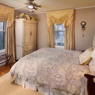 Tirai Austria di dalam bilik tidur