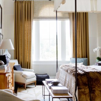 Tirai Rom di pedalaman bilik tidur