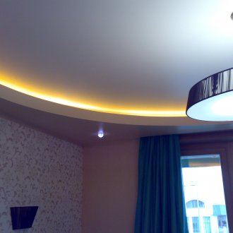 Проект на къща от дървен материал с осветление