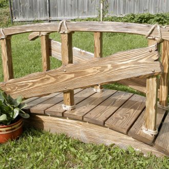 Детска площадка с мост