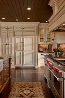 Тухла в класически кухненски интериор