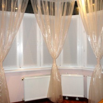 Комбинирани завеси на балкона