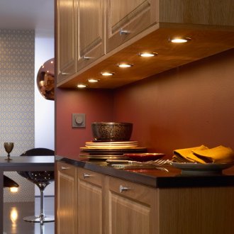 Прожектори над плота