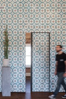 Бамбуков тапет на стената на спалнята