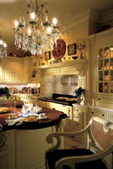 Мраморен перваза на прозореца в кухнята