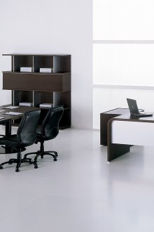 Контрастни цветове в дизайна на шкафа