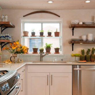 Combined shelves in the kitchen