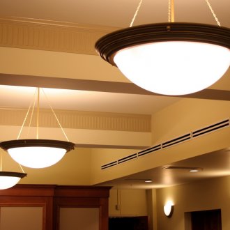 Стенен вентилатор в интериора на коридора