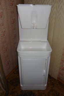 Бял умивалник moidodyr