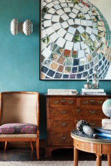 Тюркоазена стена в хола