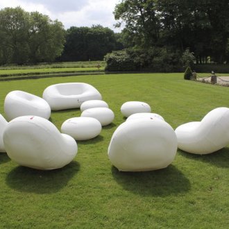 Надуваеми градински мебели