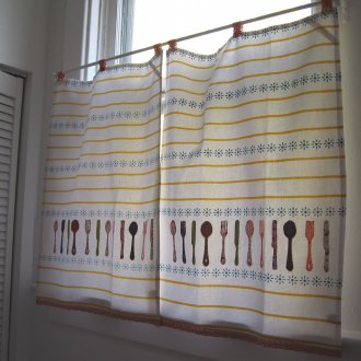 Завеси в стил кафе, изработени от памук