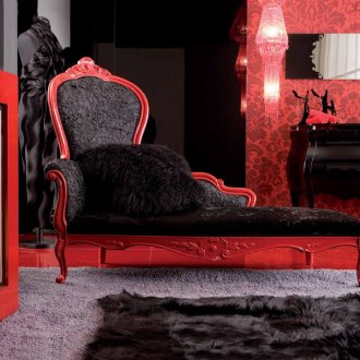 Интериор в хола в конструктивизъм в червено