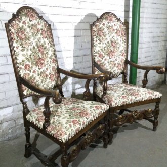 Резбован винтидж гардероб