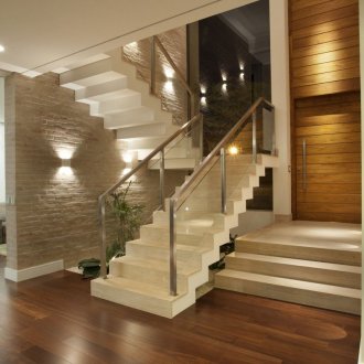 Каменни маршируващи стълби