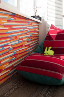 Безрамен стол в лоджията