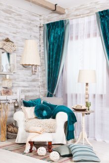 Grips for velvet curtains