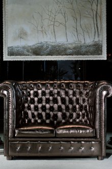 Диван от Честър с висок гръб