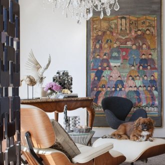 Warmer Stuck mit dekorativer Beschichtung im chinesischen Interieur