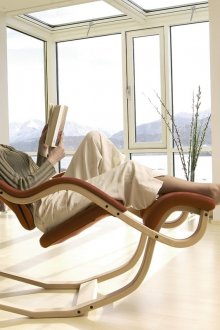 현대적인 디자인의 안락 의자