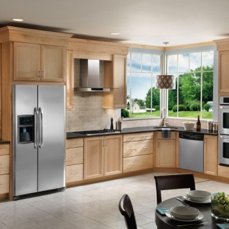 Аквариум в стената във вътрешността на къщата