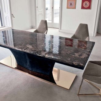 Рафтове за чинии от камък